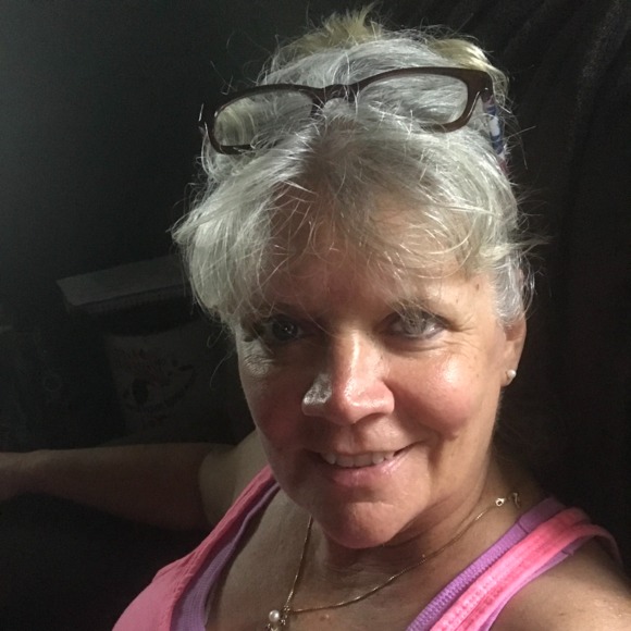 Meet your Posher, Lorie - Picture 1 of 1